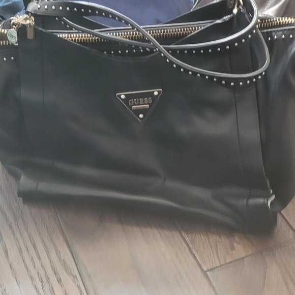 Guess handbag - Picture 2 of 7